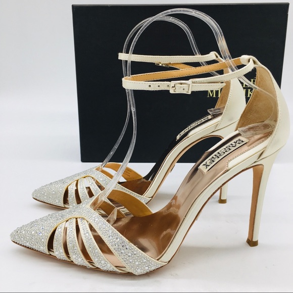 Badgley Mischka Ivory Satin Bridal Heels - Picture 11 of 16